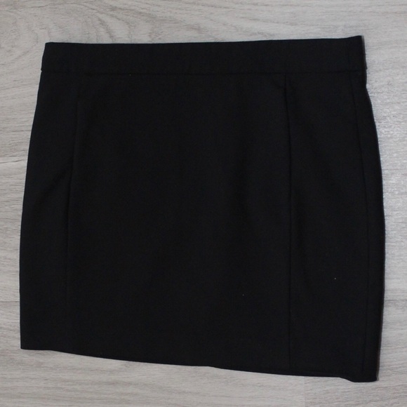Zara Dresses & Skirts - Zara Black Pleated Mini Skirt